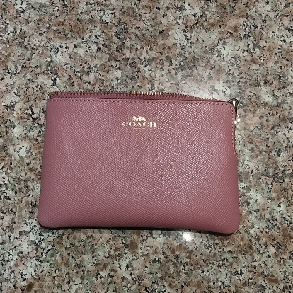 COACH Wristlet (ROSE)